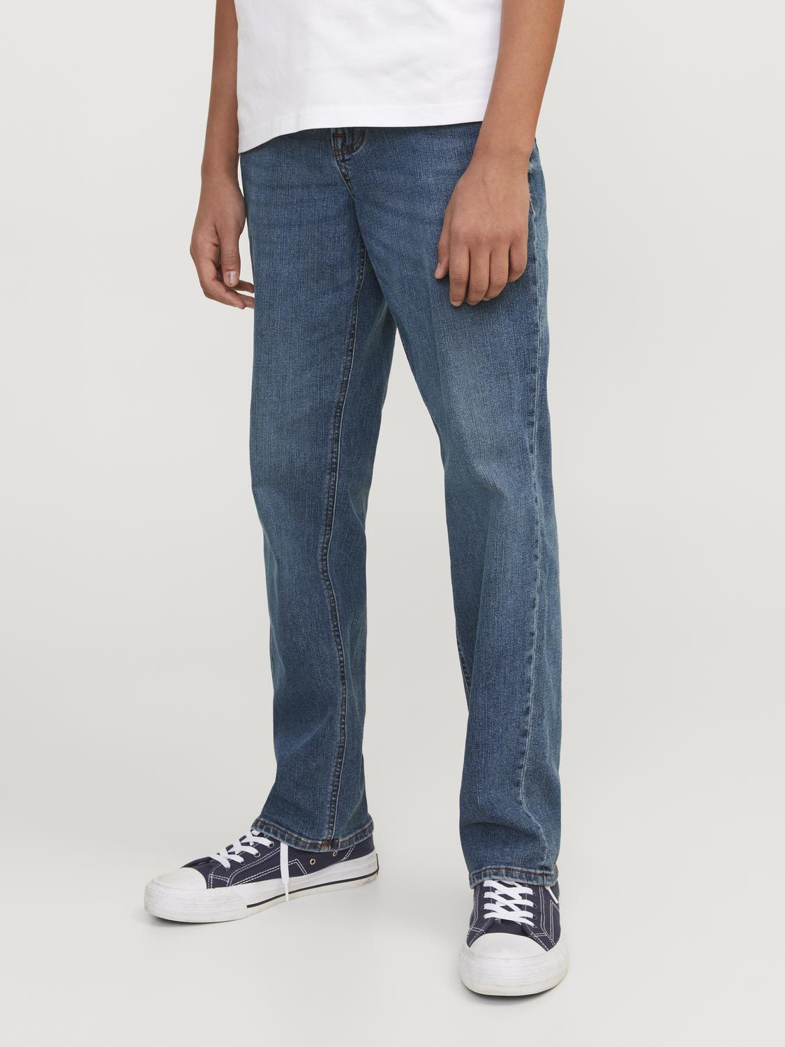 model_shot-front